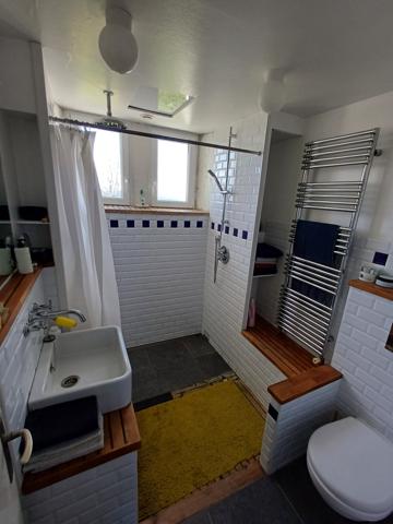 Plougasnou (29630) Plougasnou Le Diben, maison 1974 rénovée, sur 1000 m2 de terrain, jolie vue sur la Baie de Morlaix.