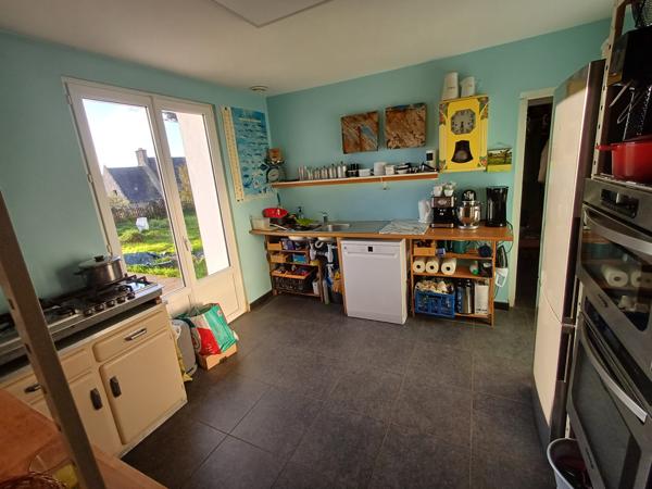 Plougasnou (29630) Plougasnou Le Diben, maison 1974 rénovée, sur 1000 m2 de terrain, jolie vue sur la Baie de Morlaix.