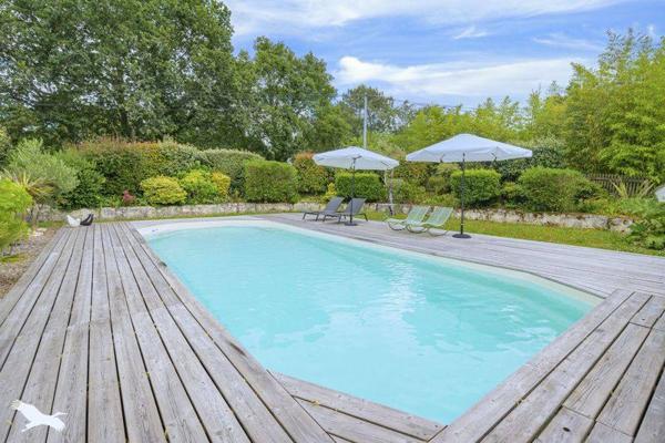 Maison 690 000 € Mios 6 p 210 m² DPE C