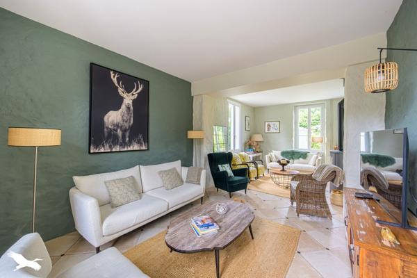Maison 690 000 € Mios 6 p 210 m² DPE C