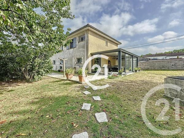 Maison à vendre  6 pièces - 174 m2 CHATEAUBERNARD - 16