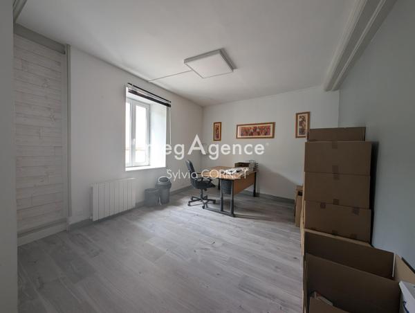 Appartement à TENAY, 01230 - 6 pièces 153m²