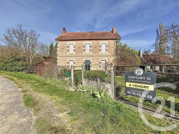 Maison à vendre  3 pièces - 100 m 2   VARENNES SUR ALLIER  - 03