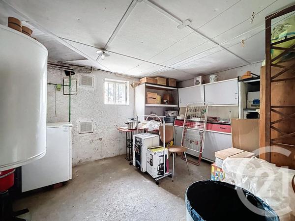 Maison à vendre  3 pièces - 100 m 2   VARENNES SUR ALLIER  - 03