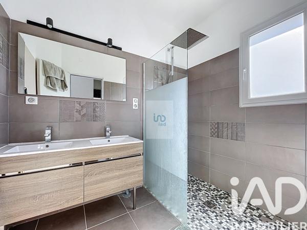 Maison à vendre 7 pièces 198 m² Rochefort-du-Gard