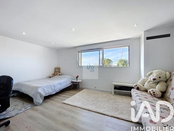 Maison à vendre 7 pièces 198 m² Rochefort-du-Gard