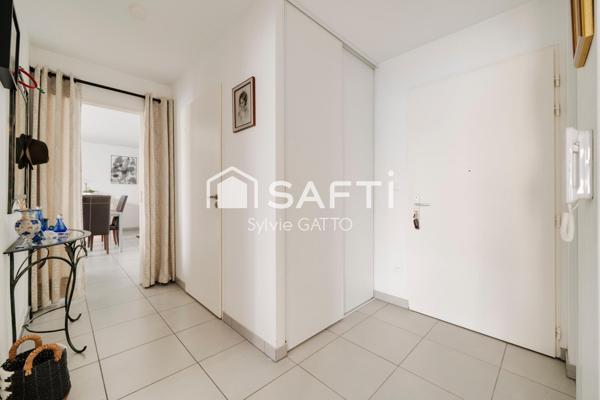 Très bel appartement avec terrasse et parking