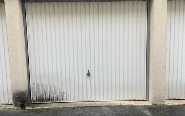 Stationnement à louer    12 m2 Villenoy