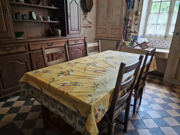 MAISON à vendre 5 pièces secteur BOURMONT (52) ENSEMBLE IMMOBILIER à réhabiliter complètement / 2000 m2 de TERRAIN