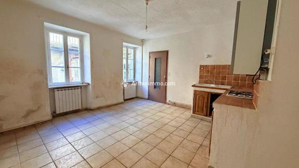 Vente                                                      Appartement
                        
                     2 pièces                      40 m2                     à Millau