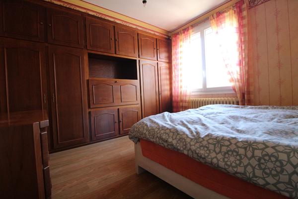 ENSEMBLE IMMOBILIER A SAINT GERVAIS LA FORET