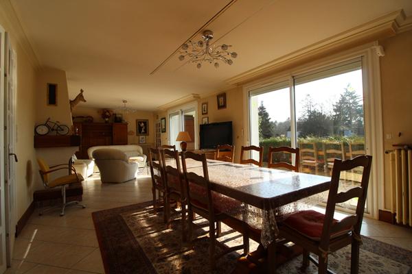 ENSEMBLE IMMOBILIER A SAINT GERVAIS LA FORET