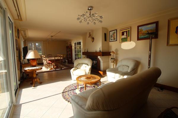 ENSEMBLE IMMOBILIER A SAINT GERVAIS LA FORET