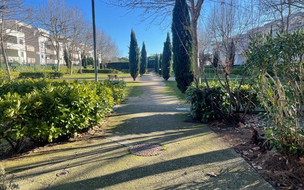 Appartement à vendre    2 pièces • 75,69 m2 Montpellier