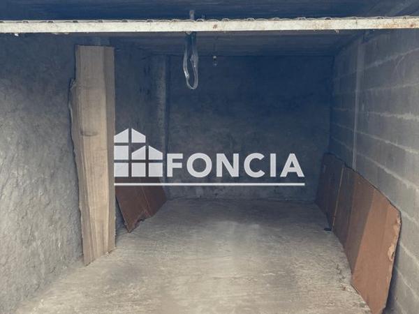 Location Parking - 32 RUE DE CLOCHEVILLE Tours 37000