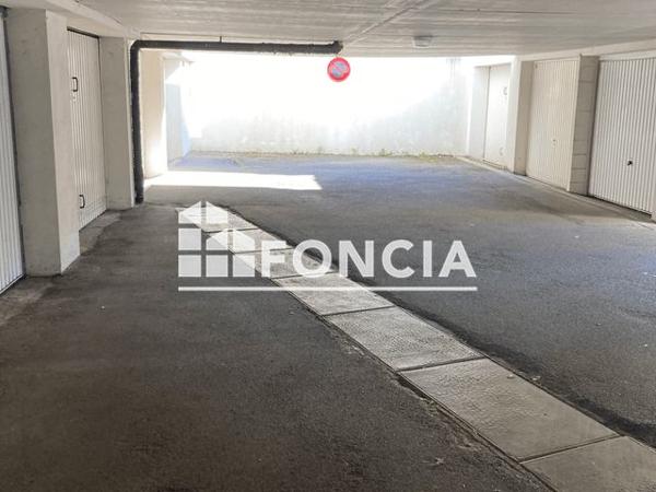 Location Parking - 32 RUE DE CLOCHEVILLE Tours 37000