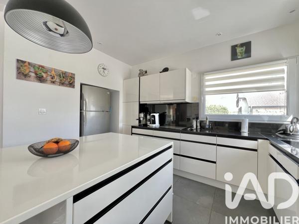 Maison à vendre 7 pièces 233 m² La Buisse