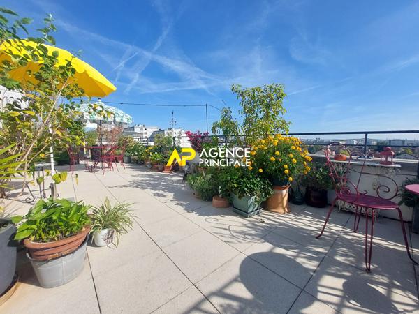 Appartement Dernier étage 4 pièces 2 chambres avec immense terrasse de 66m2 339 000 € **  - Référence  4530