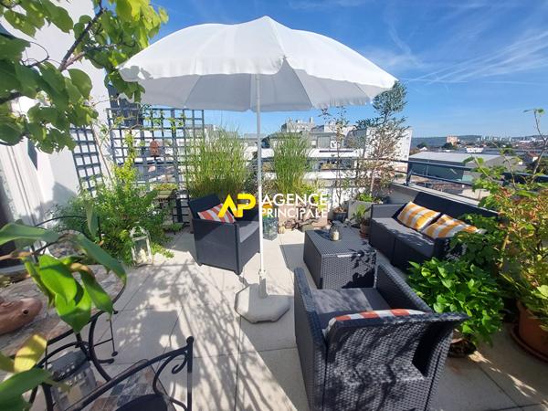 Appartement Dernier étage 4 pièces 2 chambres avec immense terrasse de 66m2 339 000 € **  - Référence  4530
