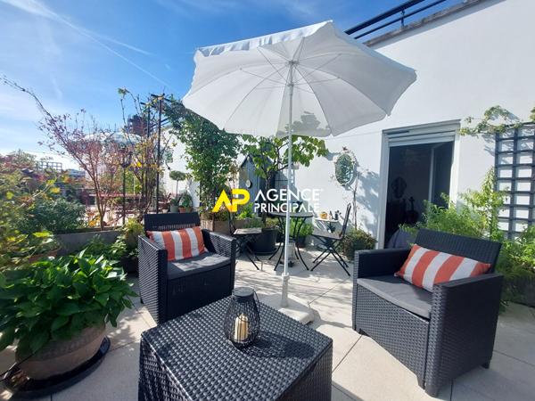 Appartement Dernier étage 4 pièces 2 chambres avec immense terrasse de 66m2 339 000 € **  - Référence  4530