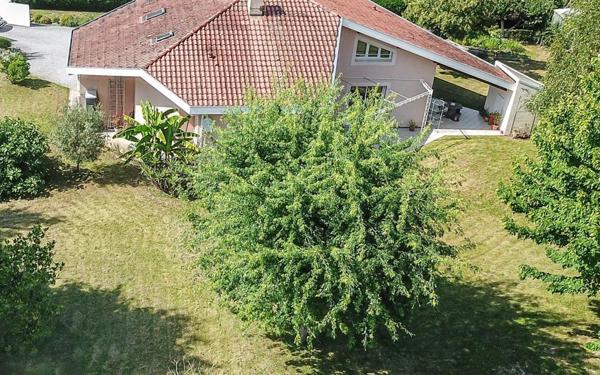 Maison à vendre    6 pièces •  Hagetmau