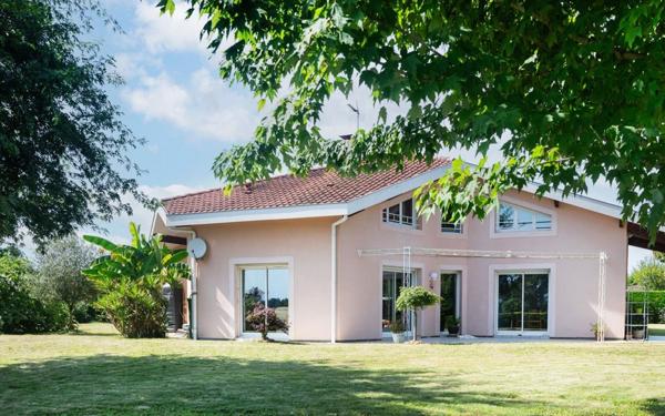 Maison à vendre    6 pièces •  Hagetmau