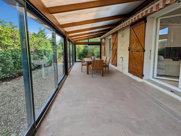 Maison type Bastide de plain pied rénovée, sur parcelle constructible