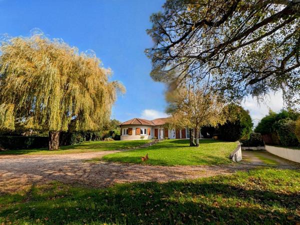Maison type Bastide de plain pied rénovée, sur parcelle constructible