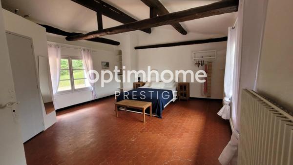 À VENDRE – VILLA EN PROVENCE – 200 m² – TERRAIN 11 000 m²