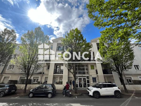 Location Studio 18 m² - 18 RUE DE LA REPUBLIQUE Noisy Le Grand 93160