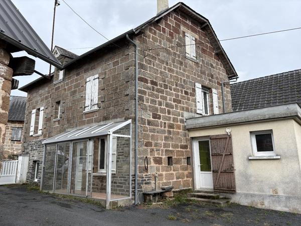 Charmante maison rénovée avec dépendances et vue imprenable Saint aulaire