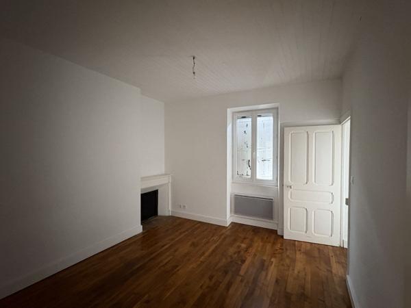 Charmante maison rénovée avec dépendances et vue imprenable Saint aulaire
