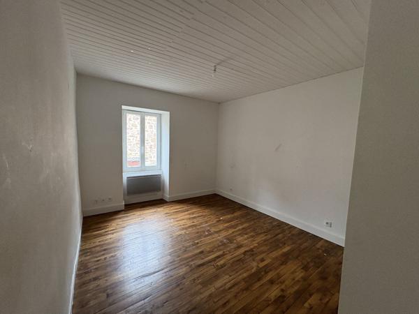 Charmante maison rénovée avec dépendances et vue imprenable Saint aulaire