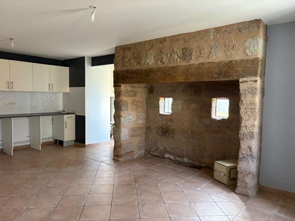 Charmante maison rénovée avec dépendances et vue imprenable Saint aulaire