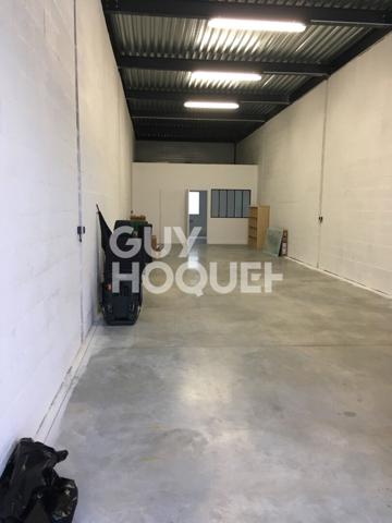 LOCAL SENNECEY 150 m2, Parkings