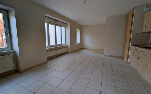 Appartement à louer    1 pièce • 29,69 m2 Saint-Cyprien-sur-Dourdou