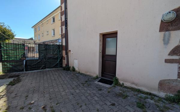 Appartement à louer    1 pièce • 29,69 m2 Saint-Cyprien-sur-Dourdou