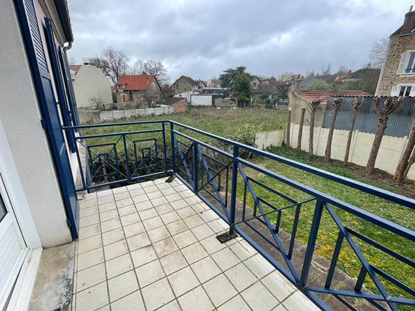 À LOUER - APPARTEMENT MEUBLÉ - MENNECY