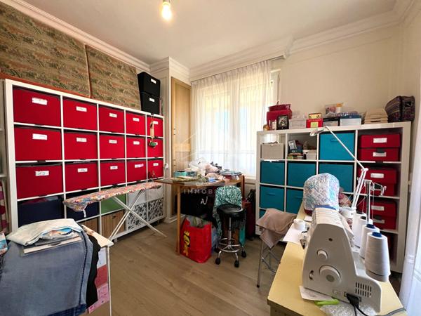 Maison avec deux logement très belles prestations extérieurs jardin et garages