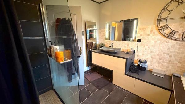 BELLE CAMPAGNE - BEY - MAGNIFIQUE MAISON CONTEMPORAINE - CHARME - PROCHE DE CHALON