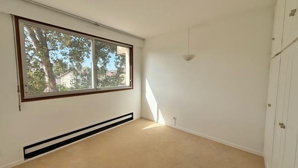 Appartement d'exception F5 dans résidence de standing face lac.