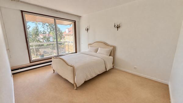 Appartement d'exception F5 dans résidence de standing face lac.