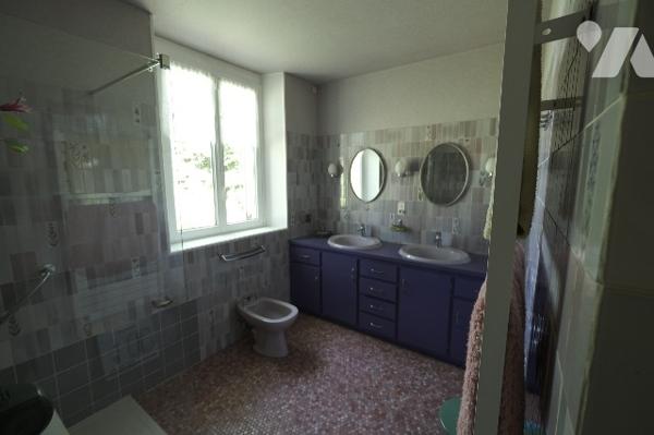Maison en pierre avec piscine, vue imprenable sur la rance