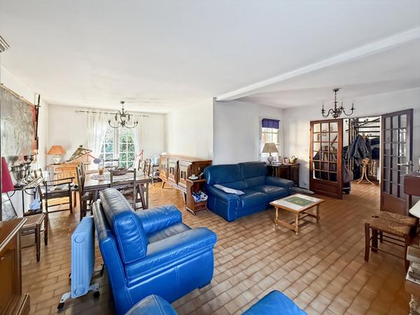 Villa individuelle T5 d'env. 100 m² avec grand garage attenant et cave sur parcelle de terrain cos de 424 m²