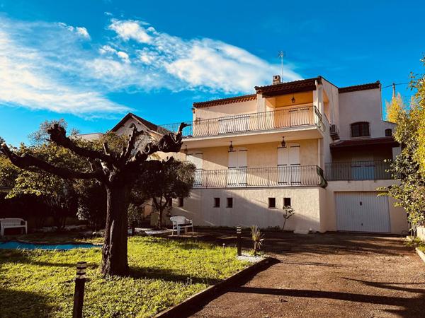 AIX-EN-PROVENCE SAINT-JEROME MAISON D' ARCHITECTE  10 PIECES jardin