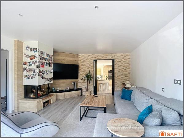 Grande maison familliale, 4 chambres et un bureau, dependances