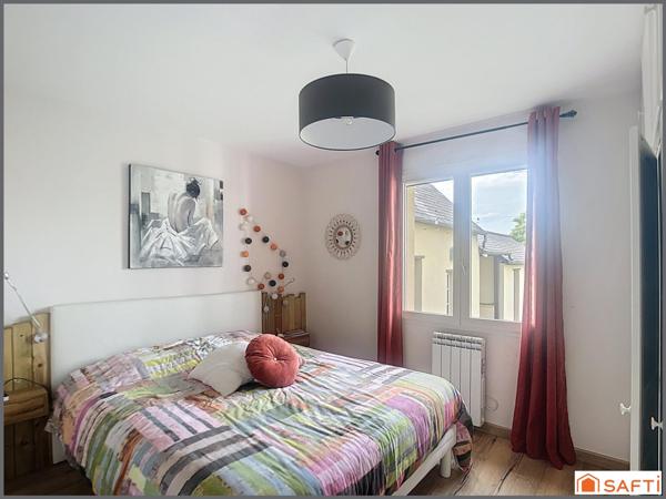 Grande maison familliale, 4 chambres et un bureau, dependances