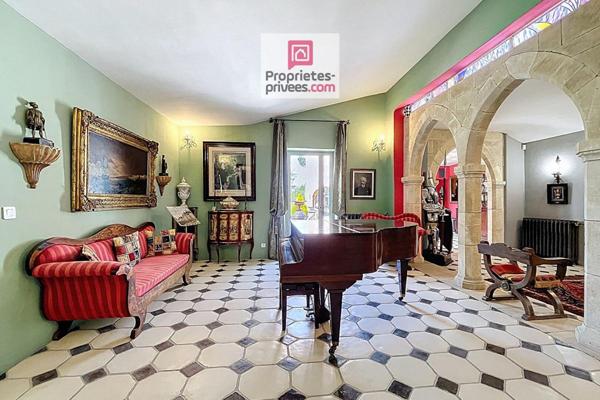 Propriété de prestige avec gîtes au coeur Sud Luberon