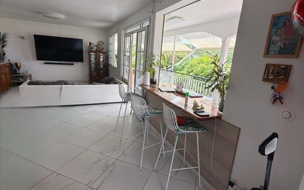 Appartement à louer    4 pièces •  Baillif