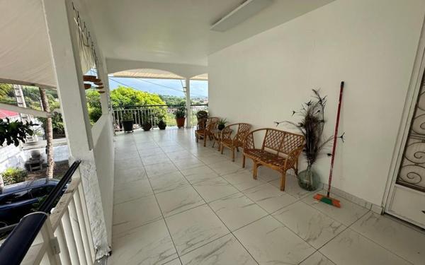 Appartement à louer    4 pièces •  Baillif